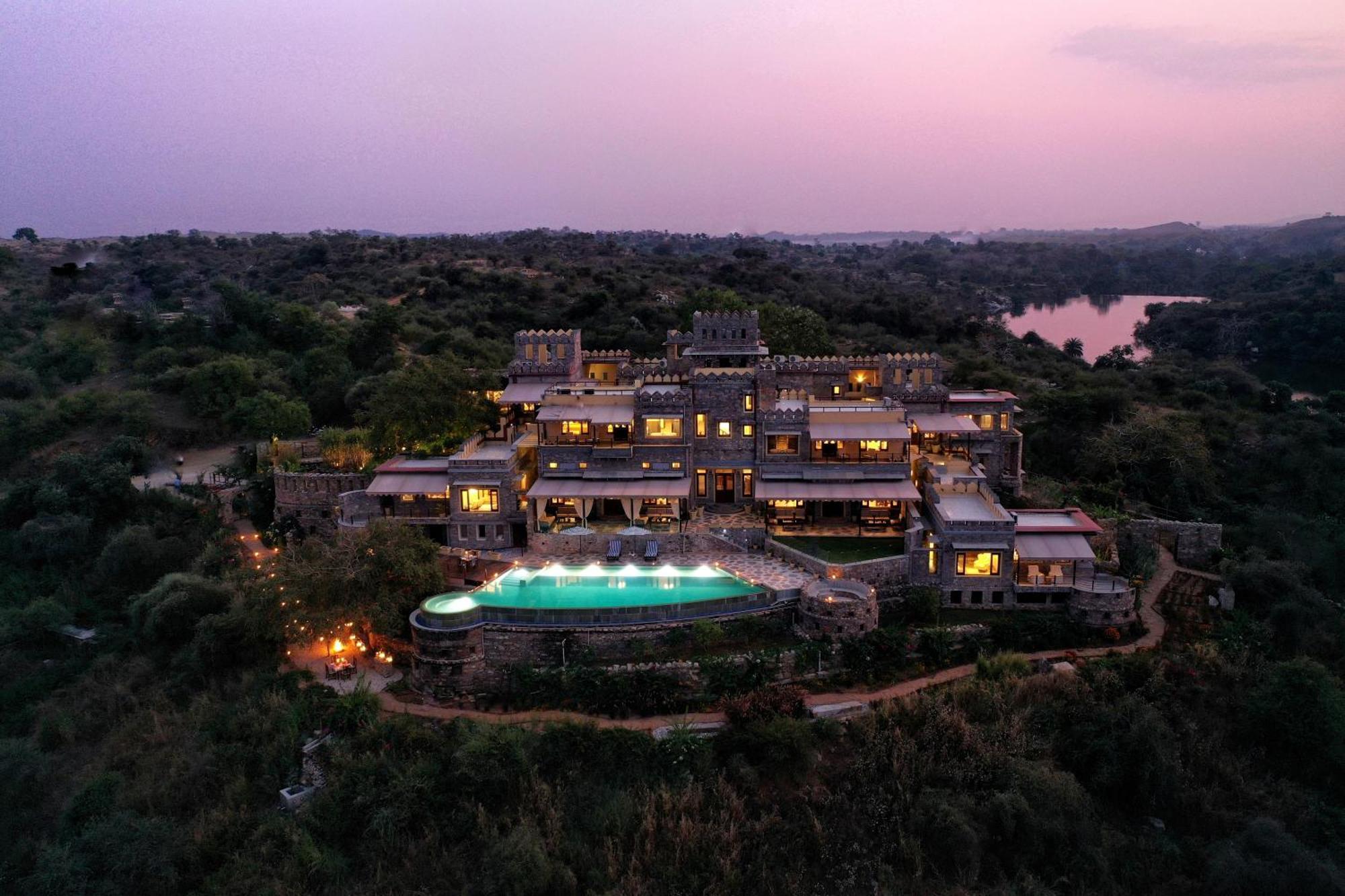 Chunda Shikar Oudi Hotel Удайпур Екстериор снимка